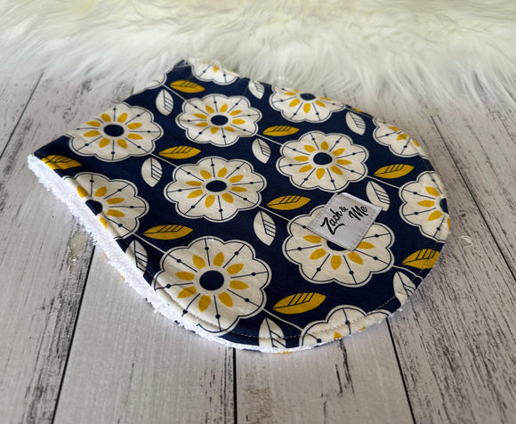 Daphne burp cloth